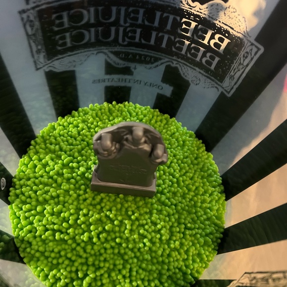 Beetlejuice Beetlejuice plastic graveyard popcorn bucket - Picture 3 of 3